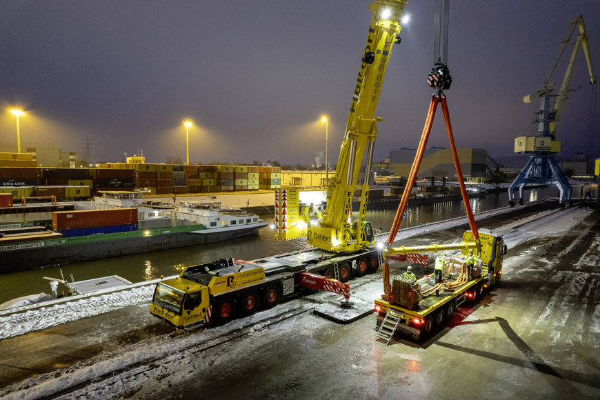 Heavyweight loading begins – two new cranes for Flossdorf